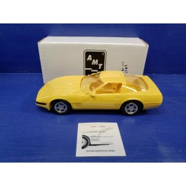 AMT 6661EO AMT Ertl Dealer Promo Car 1995 Corvette  ZR-1 Yellow -1/25 scale