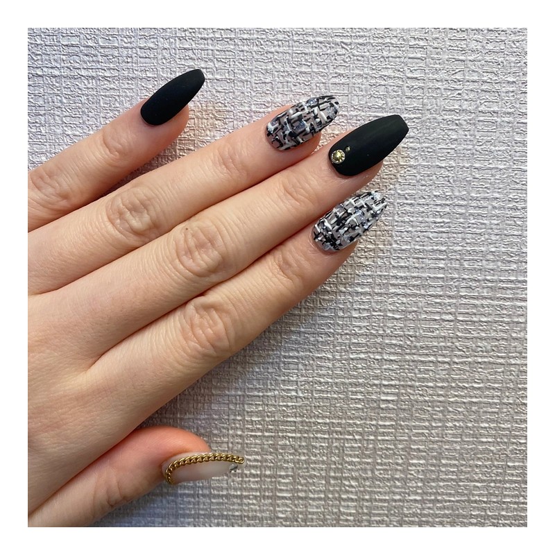 Black tweed chain handmade nail tip - petit round /