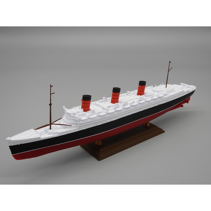 RMS Queen Mary Model 1 Foot in Length (Model with