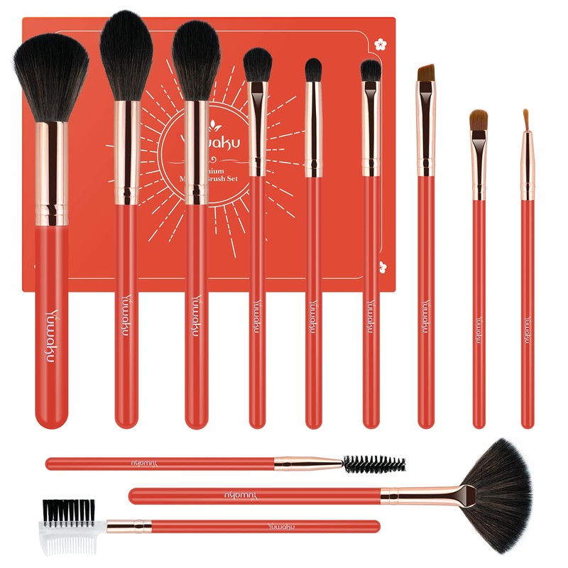 Juego de brochas de maquillaje profesional desde una matriz de