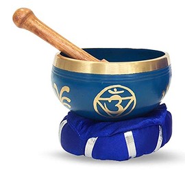 Chakra Harmony Bronze Singing Bowl Approx. 500g Ayurveda universal singing bowl therapy quality for the 6th century. Chakra (forehead chakra, 3. eye) Handmade in Nepal with cushion and beater. 81848-6