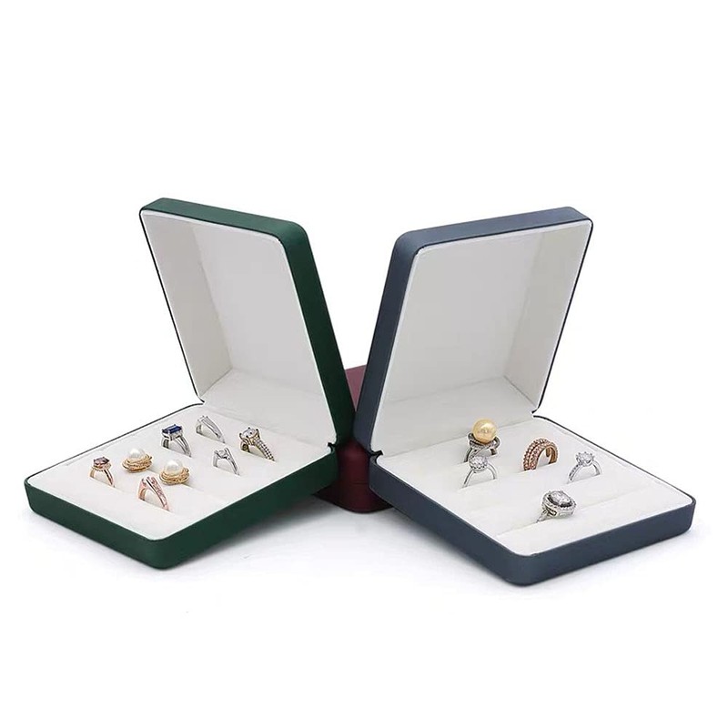 sadkew Small Ring Organizer Box, Portable Rings Jewelry Holder Case,