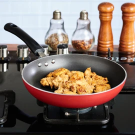 Vinod Zest Inducto Aluminium Non-Stick Frypan - 20 cm, Omelette/Egg Pan, 3mm Extra Thick, 3-Layer Coating, Swiss Quality, Metal Spoon Friendly, Induction Base, Easy to Clean (Red)
