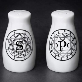 S & P Salt & Pepper set