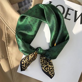 WUZININGLE 100% Mulberry Silk Neck Scarf 21''x21'' Small Square Silk Hair Scarf for Women Fashion Silk Bandana Neckerchief-Leopard Print Green