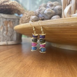 ASTER ALHEL√ç - Damenohrringe Nat√ºrlicher Turmalin Stein Anh√§nger - Ohrringe H√§ngend Vergoldete und Steine - Ohrringe Lang Elegant und Leicht - Perfekt zum Geschenk f√ºr die Frau (Vergoldet)