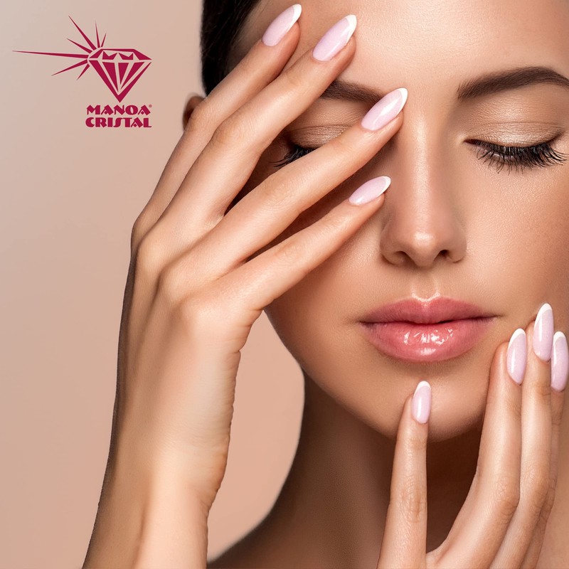 Nail buffing kit: Leather buffer (polisher) and powder.