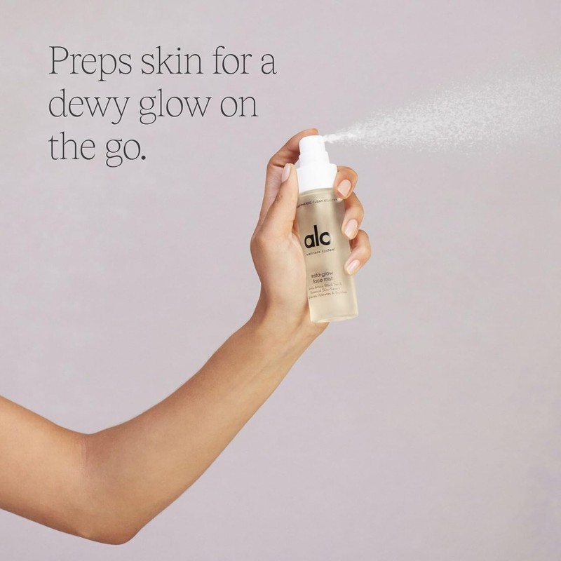 Alo Yoga Insta Glow Face Mist - Restores moisture and