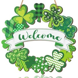 Wooden St. Patrick's Day Decoration, Shamrocks Welcome Wooden Hanging Sign for Front Door Sign Wall Signs, Lucky Irish Welcome Sign for Happy St. Patrick's Day Party Home Decor