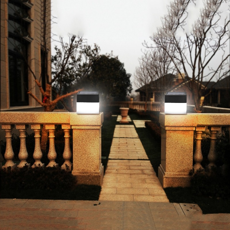 Solar Powered LED Square White Light for Garden Fence Courtyard
