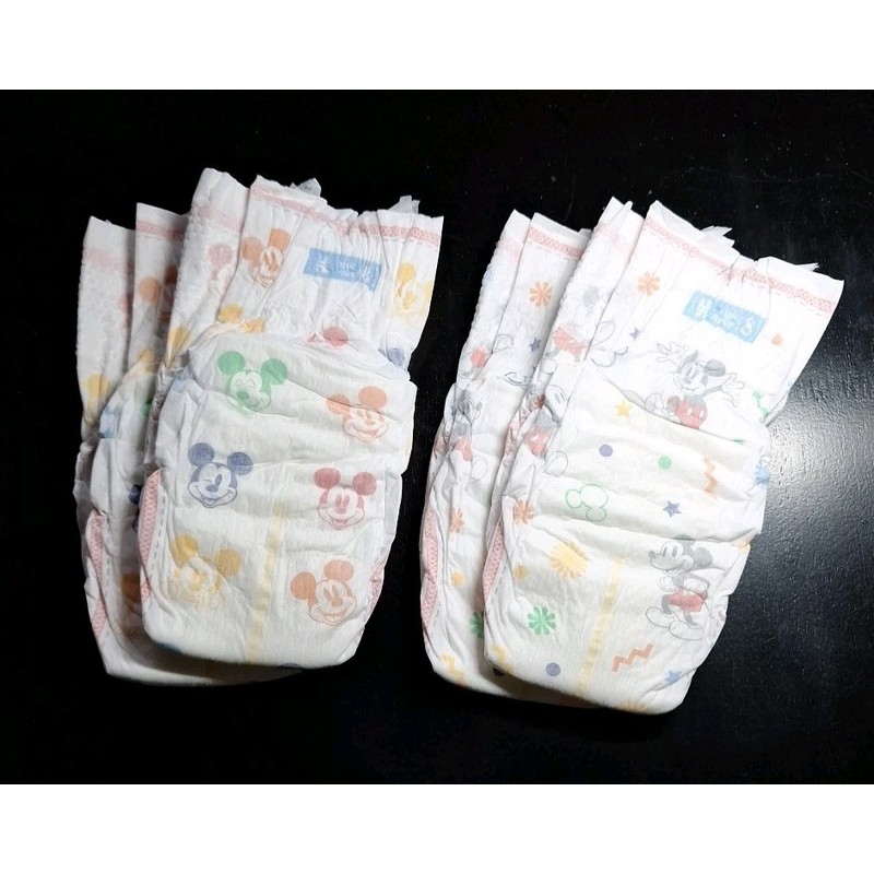 Huggies (4) Size 8 46 LBS+ 2025 Huggies Snug &