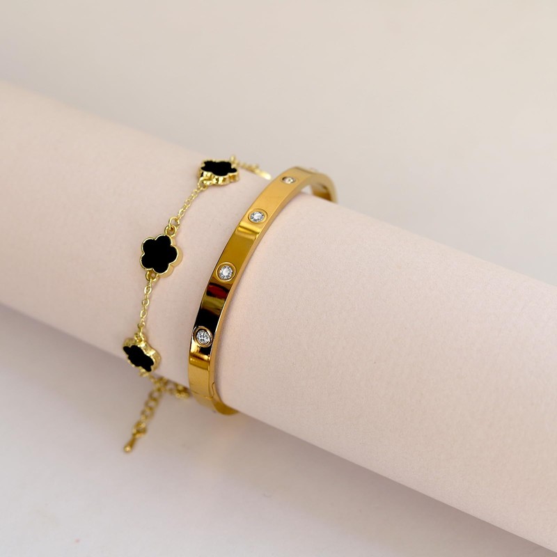 KARCCI 18K Gold Plated Lucky Clover Bracelet and Friendship Love