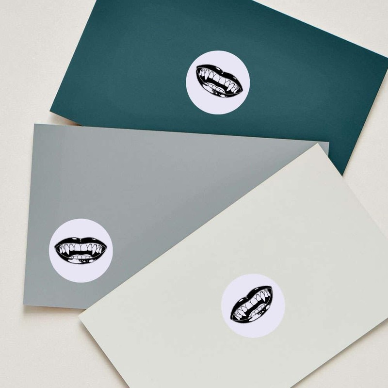 24 x 40mm Round 'Vampire Teeth' Stickers (SK00039142)