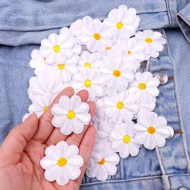 1 pcs IRON ON PATCH APPLIQUE DAISY 1 1/2" white/ yellow center