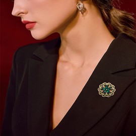 Rhinestone Flower Brooch Pin for Women Girls Membership Mark Gold Plated Fashion Daisy Rose Blossom Flowers Brooches Lapel Pins Delicate Dress Accessorries Birthday Mother's Day Jewelry Gift (Green)