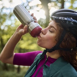 Mepal - Stainless Steel Drinking Bottle Pull Sport - Leak-Proof - Hold with One Hand, Open and Drink - Lightweight Stainless Steel - Water Bottle - 800 ml - Ceramic White