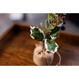 Marco Paul Rustic Artificial Christmas Tree in Burlap Sack Decorative Festive Xmas Faux Foliage Home Decoration Festive Décor Xmas Indoor Ornament Table Centrepiece (Large Pinecone & Berries Tree)