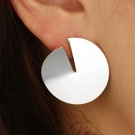 Aneneiceera Boho Round Curved Sequin Earrings Stud Earrings Unique Silver Geometric Statement Lightly Cracked Round Disc Minimalist Coin Earrings for Women and Girls (Silver)
