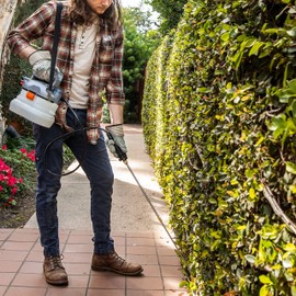 Ukoke UGS02 Cordless Electric Power Garden Sprayer, 1 Gallon Tank Portable Handhel, 45 psi & 0.132 GPM (500ml per min) Grey & White 20V 2A Battery & Charger Included