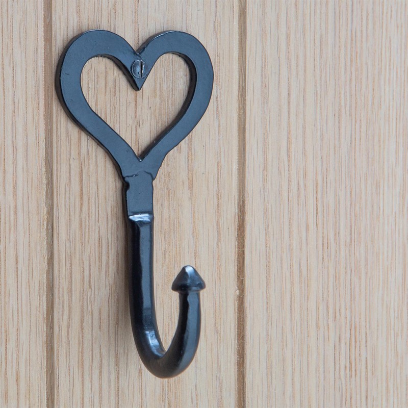 Hammer and Tongs Black 65mm x 130mm Single Heart Hook