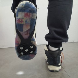 8-shaped portable urban crampons on the way home from work, hiking on icy roads Non-slip 2ea