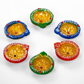 Earthen Diya Handmade Clay Terracotta Diwali Diya Tea Light Holder for Pooja Deepak Decoration Deepam Decorative Lighting Accessories Traditional Indian Festival Décor (Circle Shape - Set of 6)