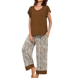 JRYNOEU Two Piece Outfits Womens Pajamas Short Sleeve Sleepwear Tops and Capri Pants Pjs Print Pajama Sets Coffee