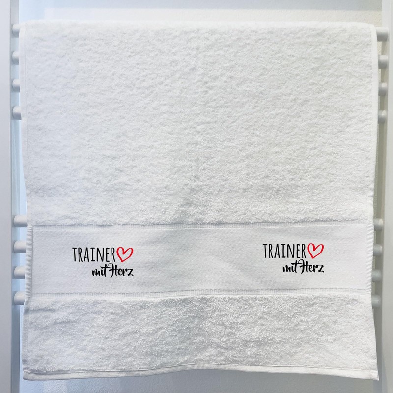 Huuraa Gäste-Handtuch Trainer mit Herz Geschenk 50x100cm White Baumwolle Trainer