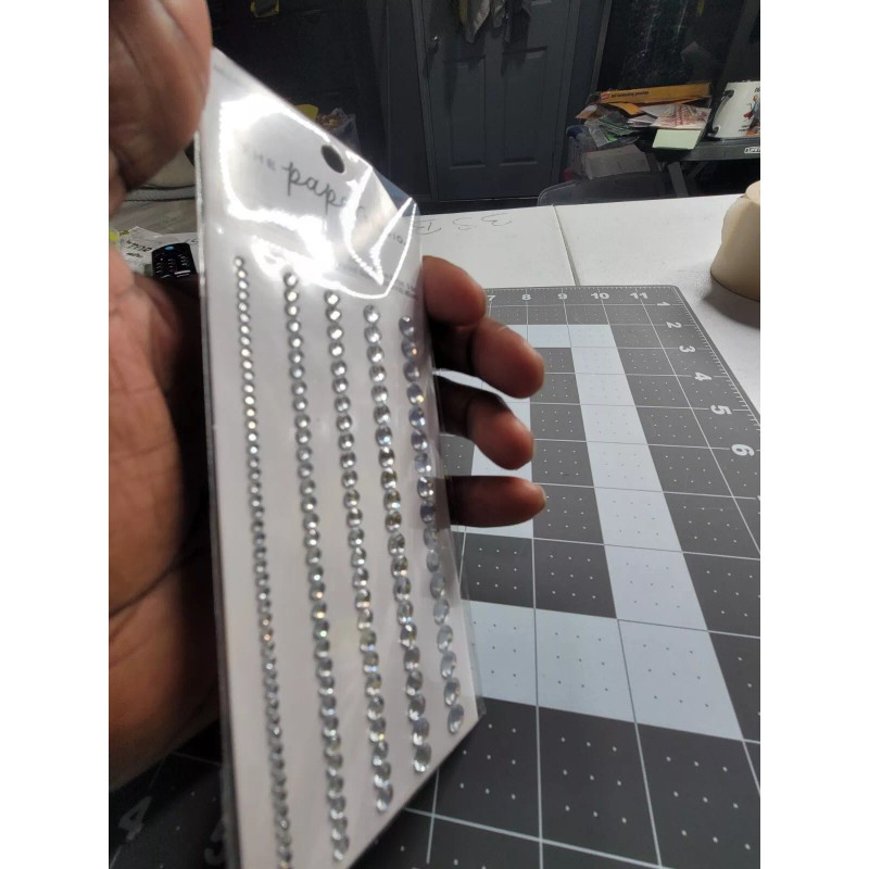 The Paper Studio Round Rhinestone Border STICKERS ST4