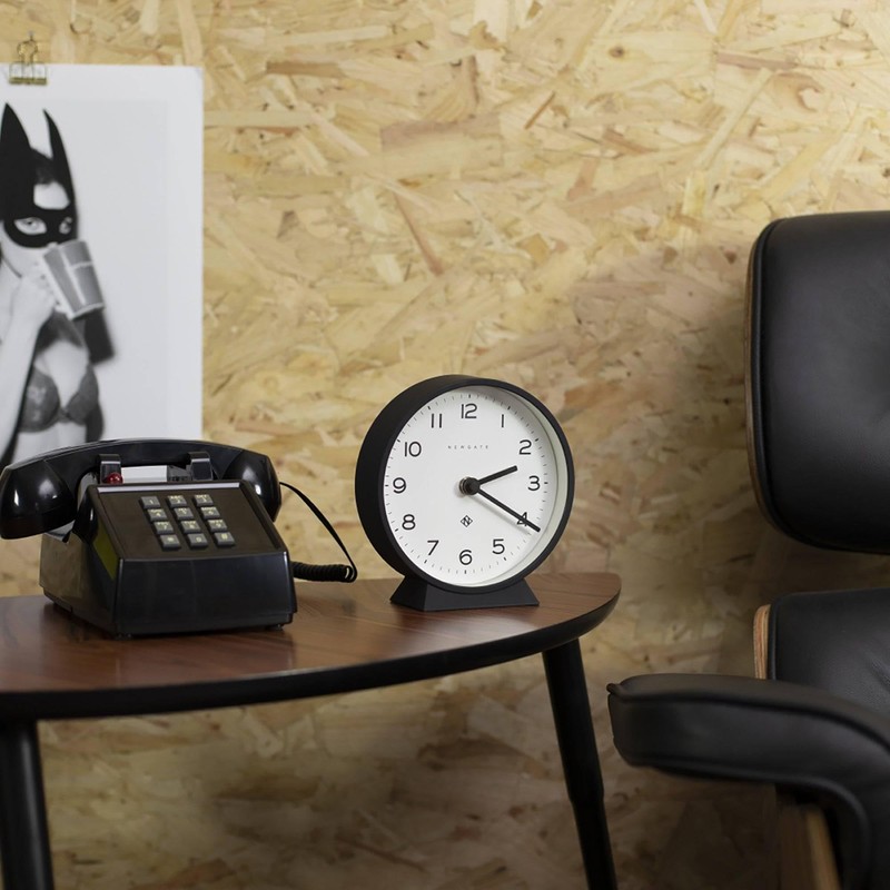 NEWGATE® M Mantel Echo Desk Clock | Modern Round Design