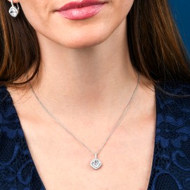 Diamond Treats 925 Sterling Silver Pendant Necklace with a Cushion Shaped Stone, Elegant Bridal Necklace in 925 Silver, Silver Cubic Zirconia Drop Pendant Necklace for Women, Jewellery Gifts for Women