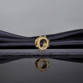 KUBOOZ Jewelry Gold Plated Flower Stainless Steel Crystal Gems Screw Back Ear Plugs Gauges Sold In Pairs, Stainless Steel