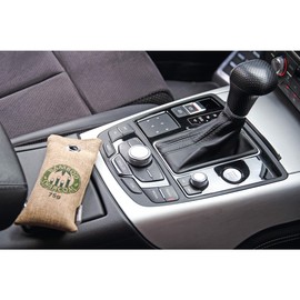 Zwei Beutel à 75 g. Aktivkohlereiniger und Luftentfeuchter aus Bambus, perfekt für Schuhe, Schränke, Autos, Waschbecken, Küchen etc. Natürliches Produkt, hilft auch Allergene zu entfernen.