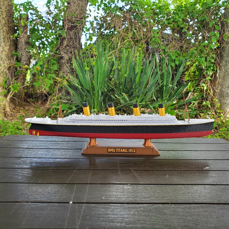12" Prebuilt Display Model Ship with Stand (RMS Titanic- Collectors