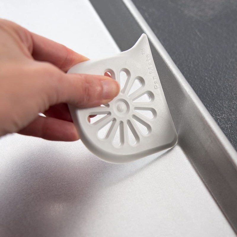 Rada Cutlery Daisy PanMate Nylon Pan Scraper – Safely Clean