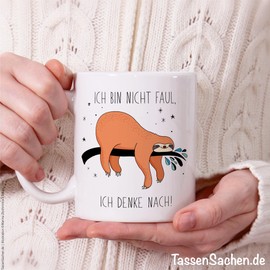 Tassensachen Bürotasse Faultier Spruch - Ich Bin Nicht faul ich denke nach - lustige Kaffeetasse Teetasse aus Keramik in Weiß - ca. 330 ml spülmaschinengeeignet - Geschenk Geburtstag Büro