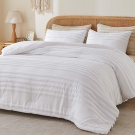 BEDELITE Boho King Size Comforter Set - White Tufted Striped Bed Set 3 Pieces, Soft Vintage Farmhouse Comforter for All Seasons, Boho Home Decor,Fluffy Jacquard Bedding with Pillow Sham