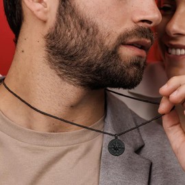 Galis Mens Stainless Steel Compass Necklace - Black Compass Navigation 22 mm Round Pendant Necklace - Durable, Versatile Style - Gift for Him