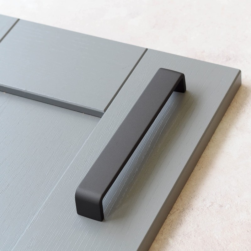 192mm Dark Grey/Titanium D Shape Handle for Kitchen Cabinets |