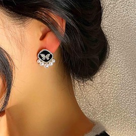Yheakne Vintage Crystal Square Pearl Earrings Rhinestone Butterfly Earrings Black Acrylic Square Cz Earrings Crystal Geometric Square Stud Earrings Jewelry for Women