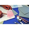 Fiskars Prägeplatten Starter-Set, Mit 6 doppelseitigen Platten und Prägestift, 1003731