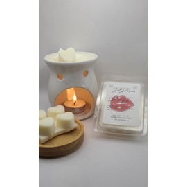 Dark Kiss Soy Wax Melts – 6-Cube Clamshell – Hand-Poured, Seductive Berry & Musk Scent – Strong Scented, Clean Burning Soy Wax – DD’s Scents