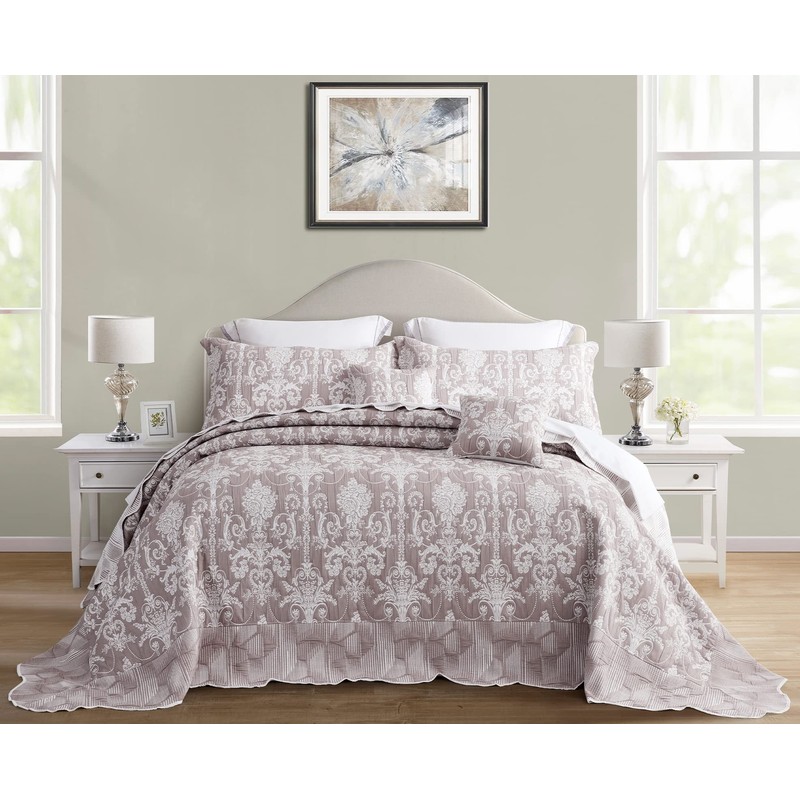Blythease Oversized King Bedspread, Jacquard Matelasse Damask Pattern Design, Lightweight,