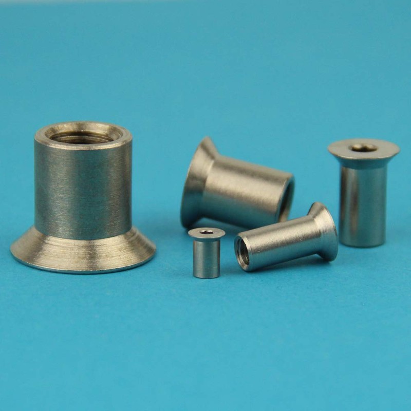 Eisenwaren2000 | M4 x 12 mm sleeve nuts with countersunk