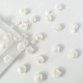 About 300 Pcs Resin Seashell Beads Small Clam Shell Spacer Beads White Ocean Beach Bead Sea Animal Charms Jewelry Making Loose Bead with Holes for Earrings Bracelets