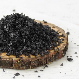 24K Black Sea Salt Finishing Flakes - 180g | Crystalline Flakes Mixed with Activated Charcoal, Earthy Taste, Table Salt, Garnish