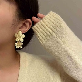 Aneneiceera Boho Exaggerated Flower Drop Earrings Gold Metallic Flower Stud Earrings Textured Flower Stud Earrings Vintage Flower Petal Earrings Jewelry for Women and Girls