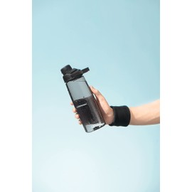 CamelBak Chute Mag BPA Free Water Bottle with Tritan Renew - Magnetic Cap Stows While Drinking, 32oz, Charcoal