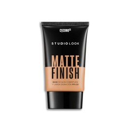 CYZONE - Studio Look Base Matte Finish Color Medio Claro 210F, Base de Maquillaje de Alta Cobertura, Efecto Mate de Larga Duración, Cubre Imperfecciones, Ingredientes Naturales y Tecnología Longwear
