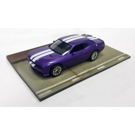 Custom Dioramics CD-5000.  Car or Vehicle base with sidewalk. 11 x 7. 1/24th scale resin